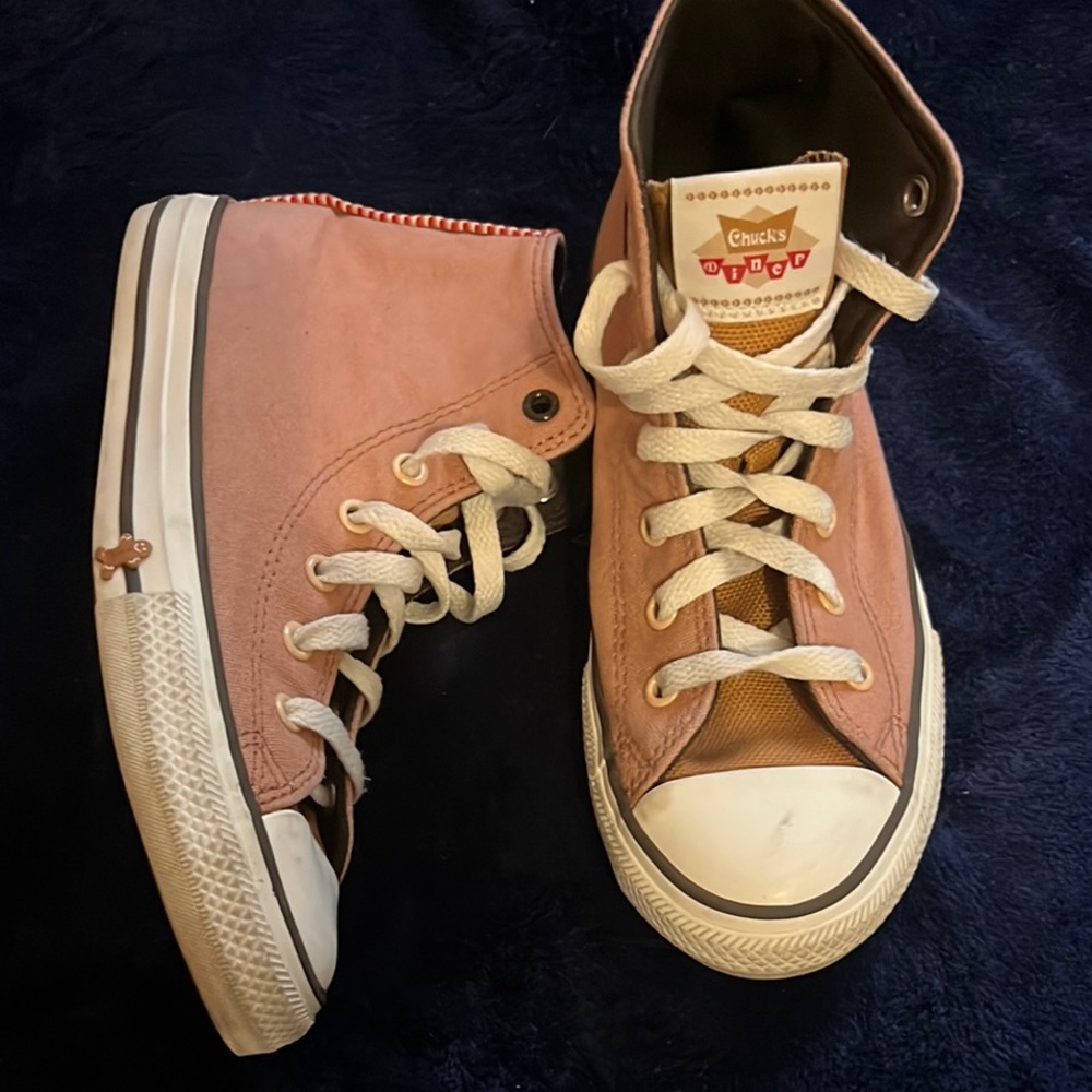 Converse Kids Sneakers - special especial edition ginger bread man!